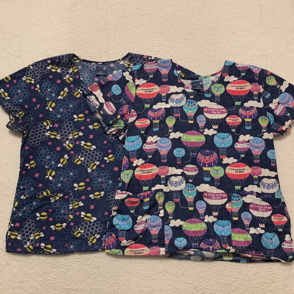 Zoe + Chloe Scrub Tops Womens Large Bee Hot Air Balloon V-Neck Pockets LOT OF 2
